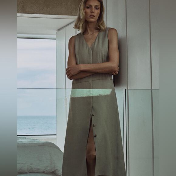 Elegant Sleeveless Olive Dress - Picture 1 of 7